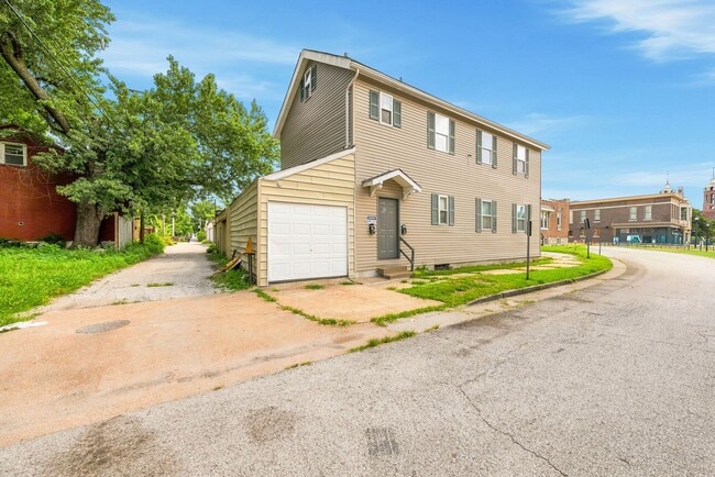 Photo - 511 Schirmer St Unit 511 Schirmer St-2nd Floor