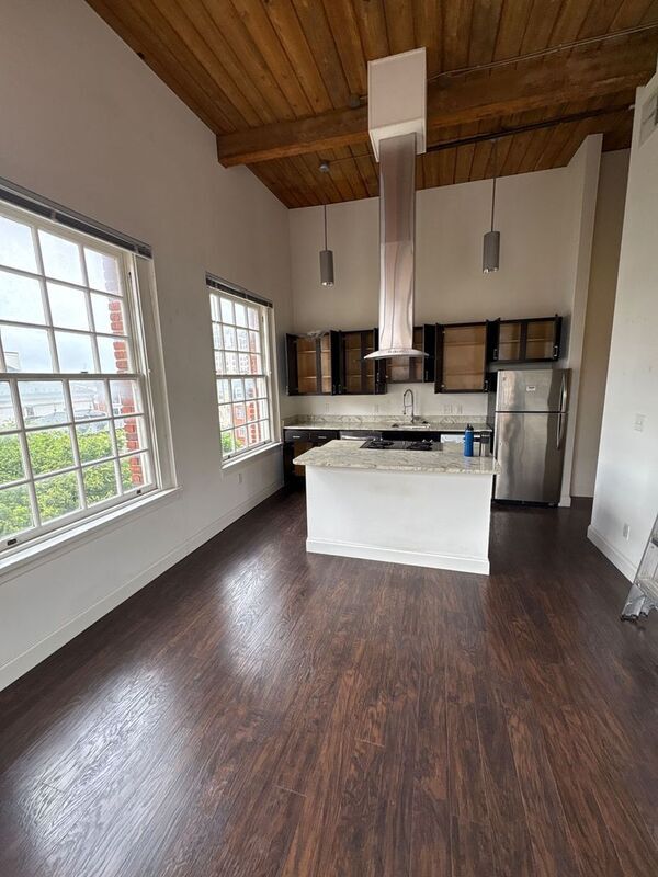 Photo - Carrollton Bank Building Apartments