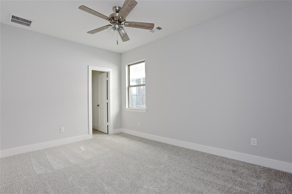 Photo - 513 W Bell St