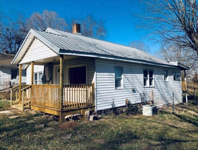 Photo - 391 Deaverview Rd