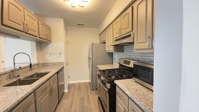 1158 Hillock Crossing