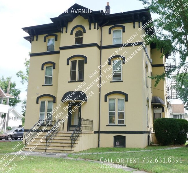 2nd Floor Huge 1 BR 1 BA in Historic Old B... - 2nd Floor Huge 1 BR 1 BA in Historic Old B... Apartment Unit 4