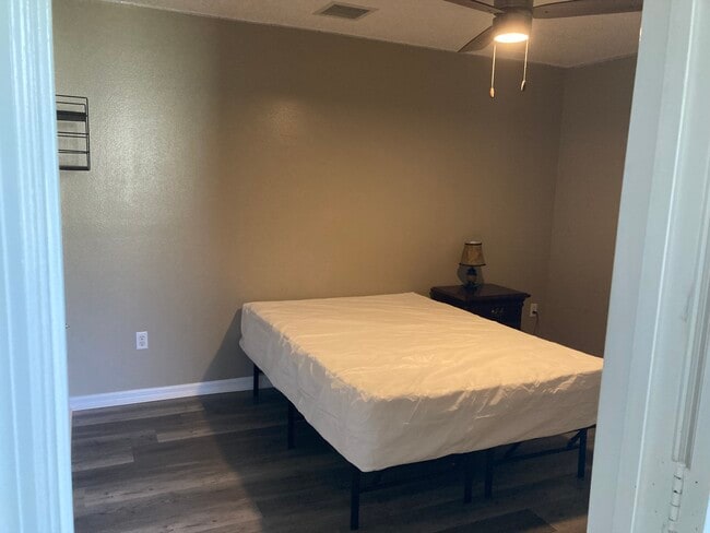 Photo - 580 NW Avon Ave Unit 580-B