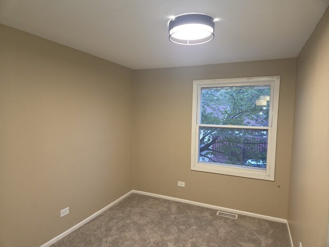 Photo - 1796 Queensbury Cir