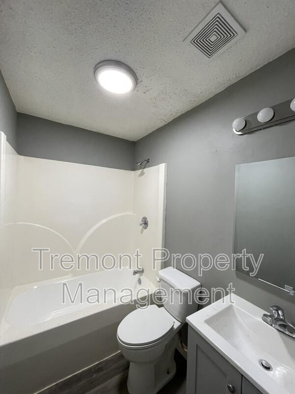 Photo - 5216 Fagan St