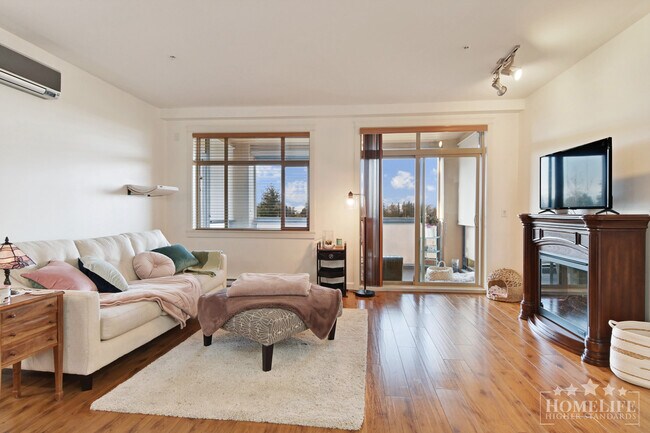 Spacious 2-Bedroom +Large Den Condo( could be 3rd bedroom) with 2 Primary Suites in Yorkson Creek
