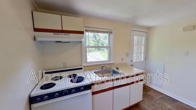 Photo - 225 S Allen St