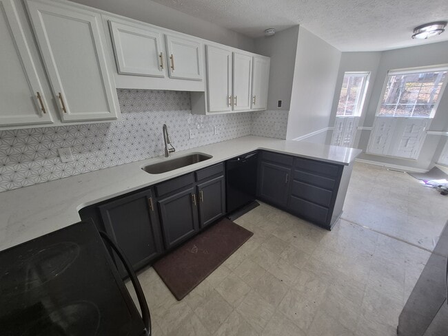 Photo - 307 Chiswick Ct