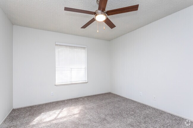 2BR, 2BA - 998SF Bedroom