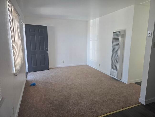 Building Photo - 418 C St Unit 419 B Street