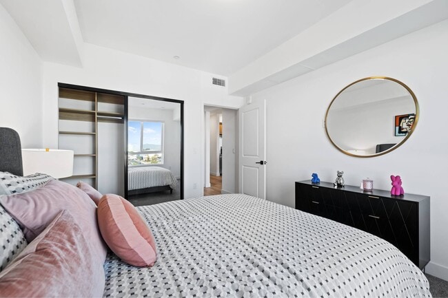 MODERNO Axis Luxury Living
