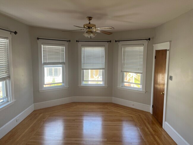 32 Plymouth St Unidad 2nd floor