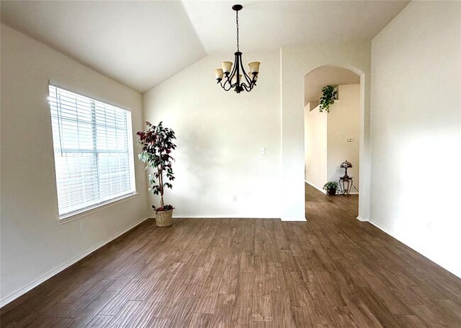 Photo - 2325 Clover Ridge Dr