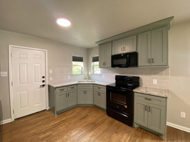 Photo - Super Cute, Newly Remodeled, 2bd/1bth hous...