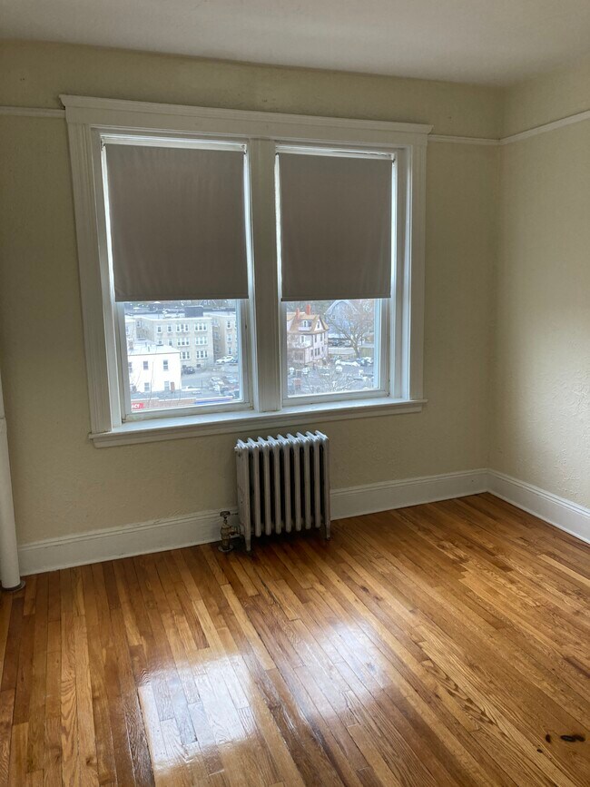 Building Photo - 1629 Commonwealth Ave Unit 4