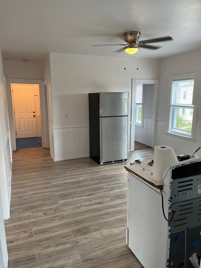 Photo - 211 Vernon St Unit 3rd Floor