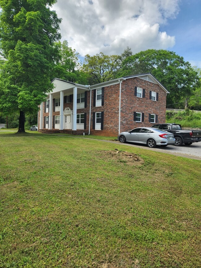 Photo - 408 Guille St