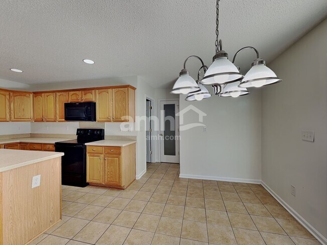2305 Apple Glen Ln