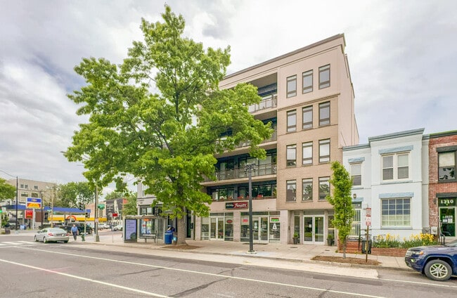 Building Photo - 1306 Pennsylvania Ave SE Unit 201