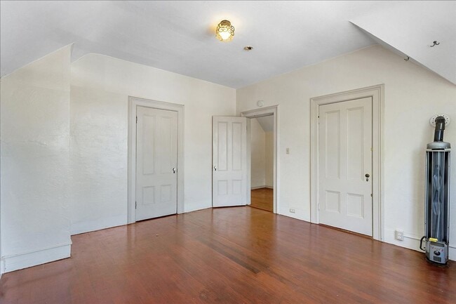 Building Photo - 2308 Woolsey St Unit 2308 Woolsey St. #2 Rental
