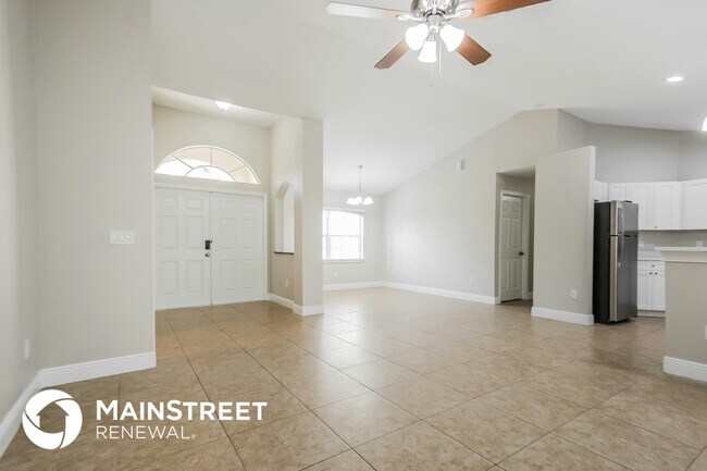 Photo - 1018 Card St E