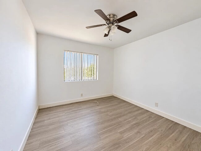 6136 Fulton Ave Unit 5