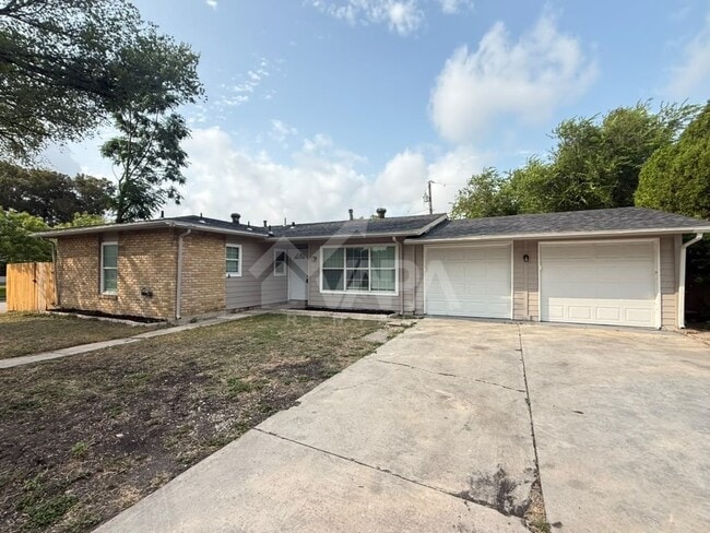 Photo - 2902 Woodcliffe St