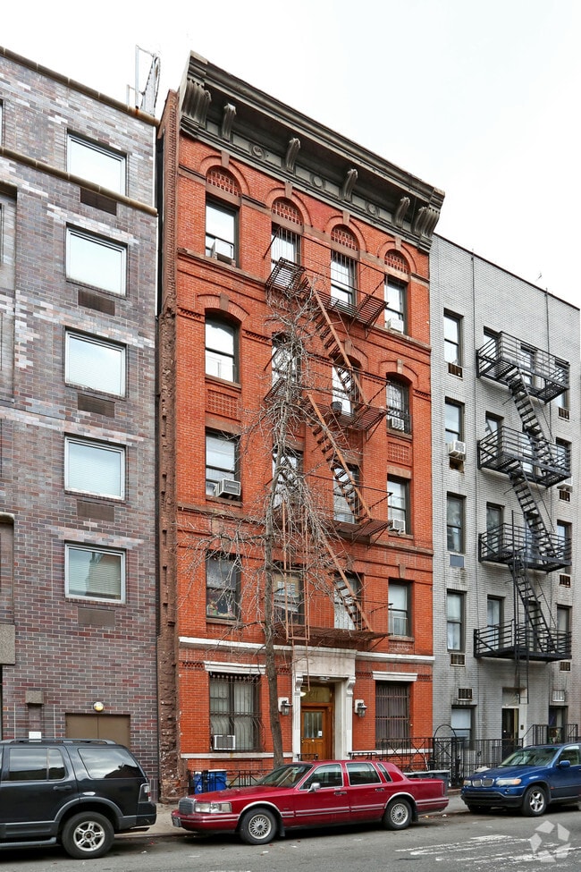 Building Photo - 211 East 11th Street Rental