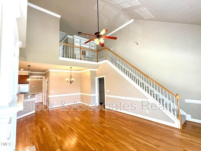 Photo - 1321 Center St