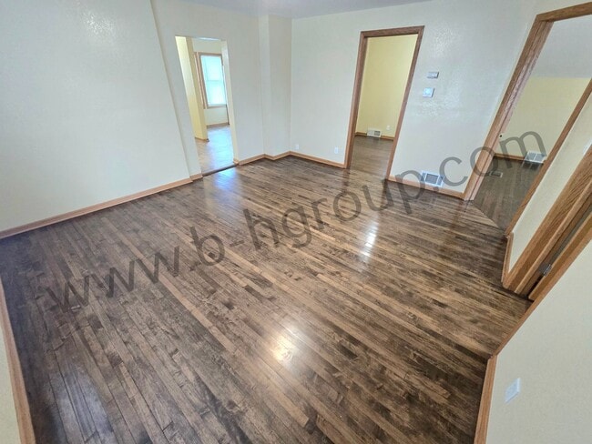 Photo - 4812 25th Ave Unit Upper