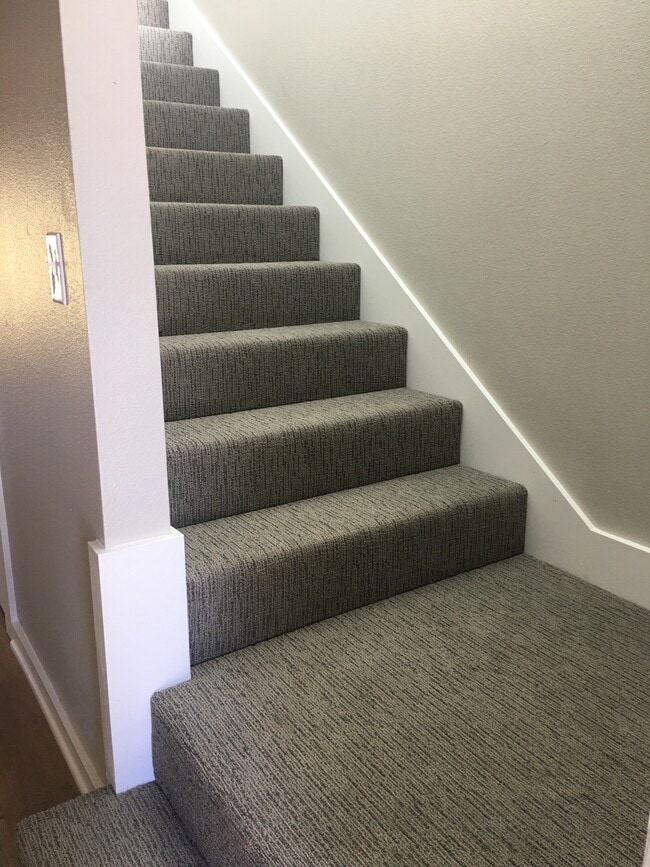 Staircase - 10612 Brothers Ln Unit B