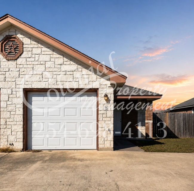 Building Photo - AVAILABLE NOW; APPLY AT OUR WEBSITE TODAY!!