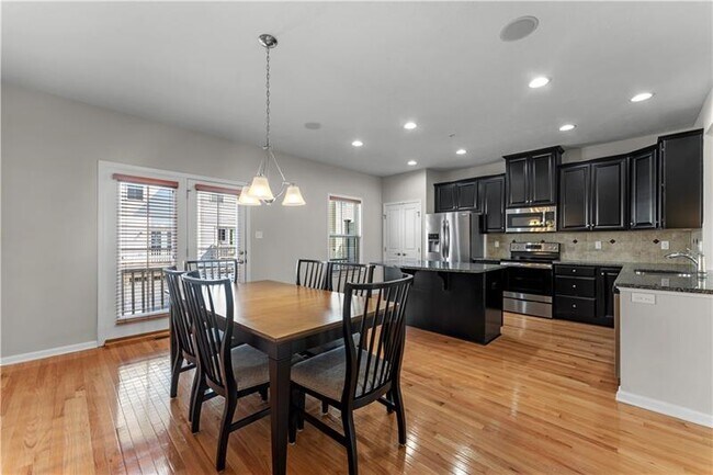 Photo - 410 Fairmont Dr