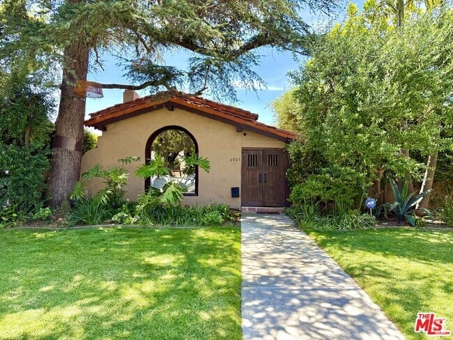 Building Photo - 1901 Westholme Ave Rental