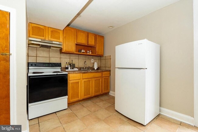 Building Photo - 5763 Pemberton St Unit C Rental