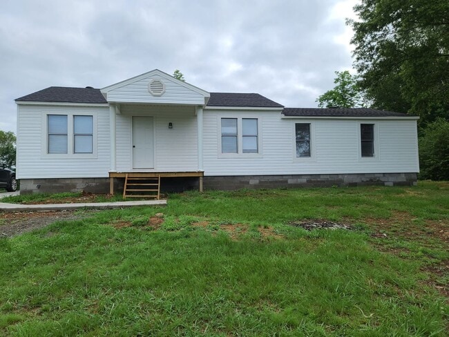 Introducing a newly remodeled 3-bedroom, 2... - Introducing a newly remodeled 3-bedroom, 2... House