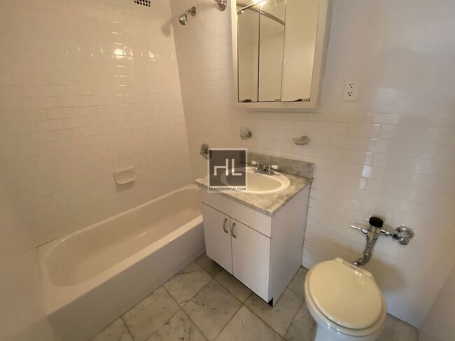 Photo - 5 AVENUE Unit 12E