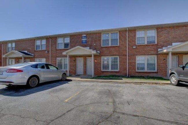 Building Photo - 812-F Golfview Place