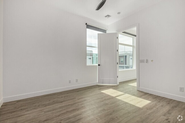 Building Photo - 3107 N 39th St Rental