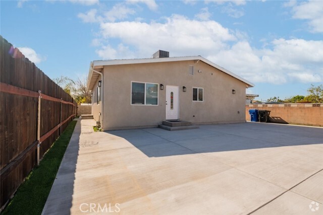 Building Photo - 12974 Goleta St Rental