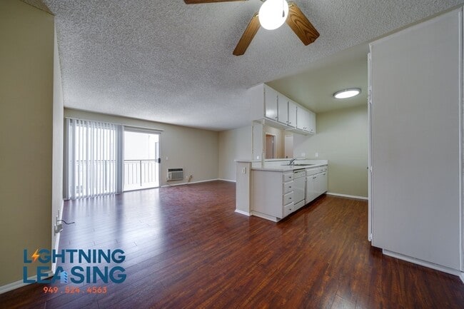 Building Photo - 10250 Commerce Ave Unit 216