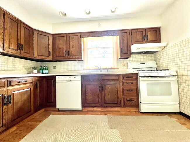 Photo - 4633 Oakwood Ave