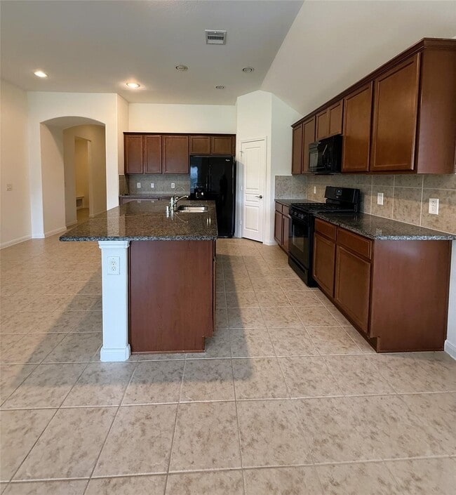 Building Photo - 22646 Triangle Ridge Dr Rental
