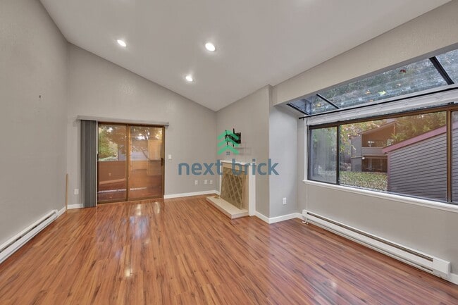 Photo - Beautifully Spacious Top-Floor Condo in the Heart of Juanita!