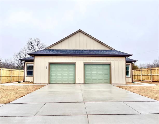 Photo - 327 E Nelson St