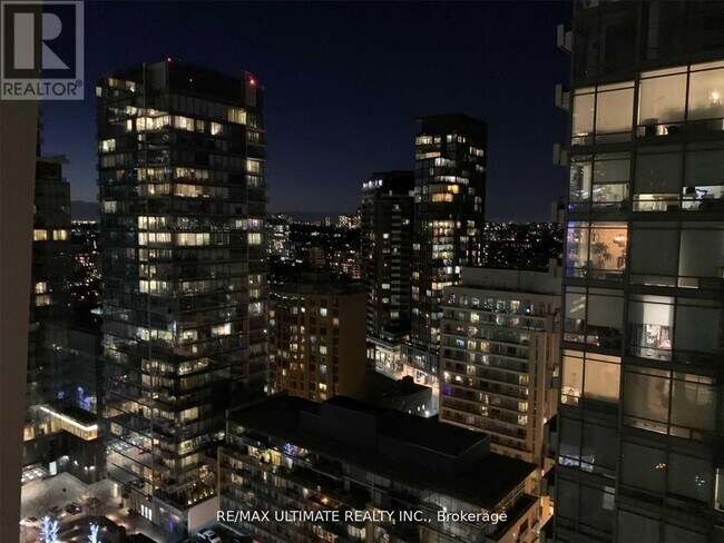 Photo - 1 Yorkville Ave Unit 1907