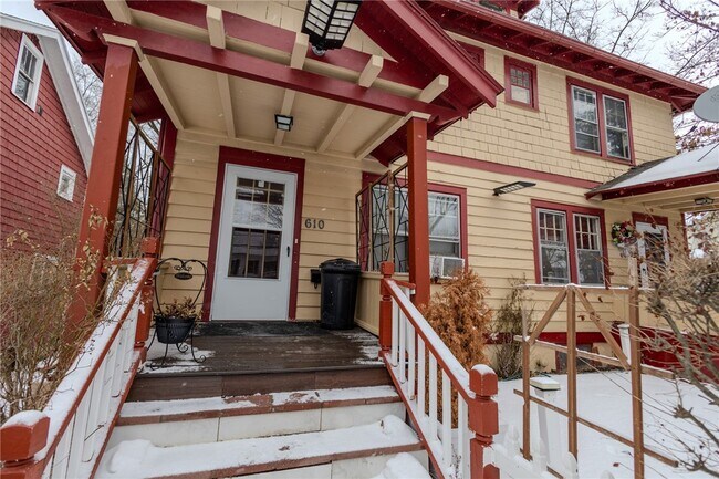 Photo - 610 Mitchell St