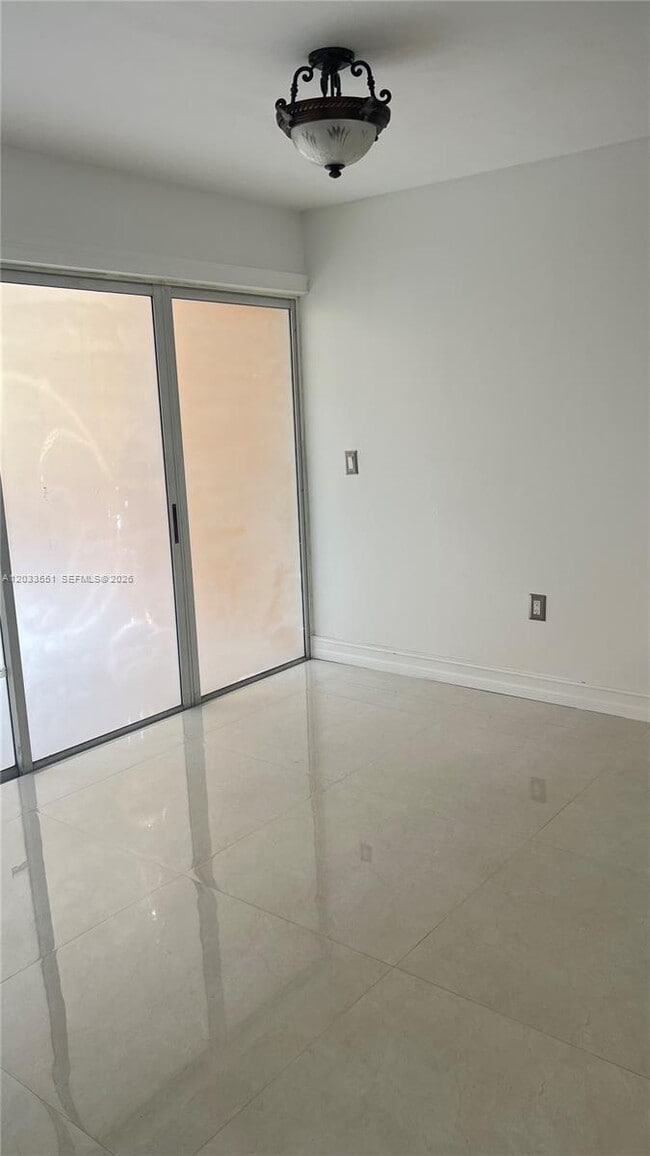 Photo - 6225 SW Kendale Lakes Cir Unit 263