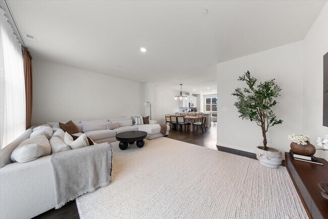 Photo - 2217 Venture Dr