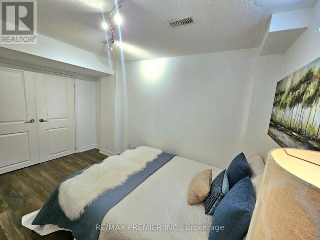 Photo - 3900 Arvona Pl